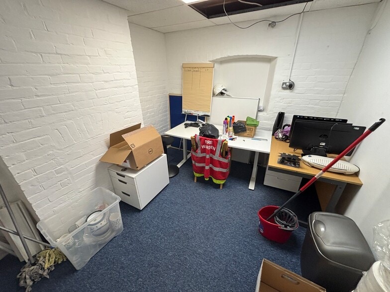 Mill Rd, Totton for lease - Interior Photo - Image 3 of 5