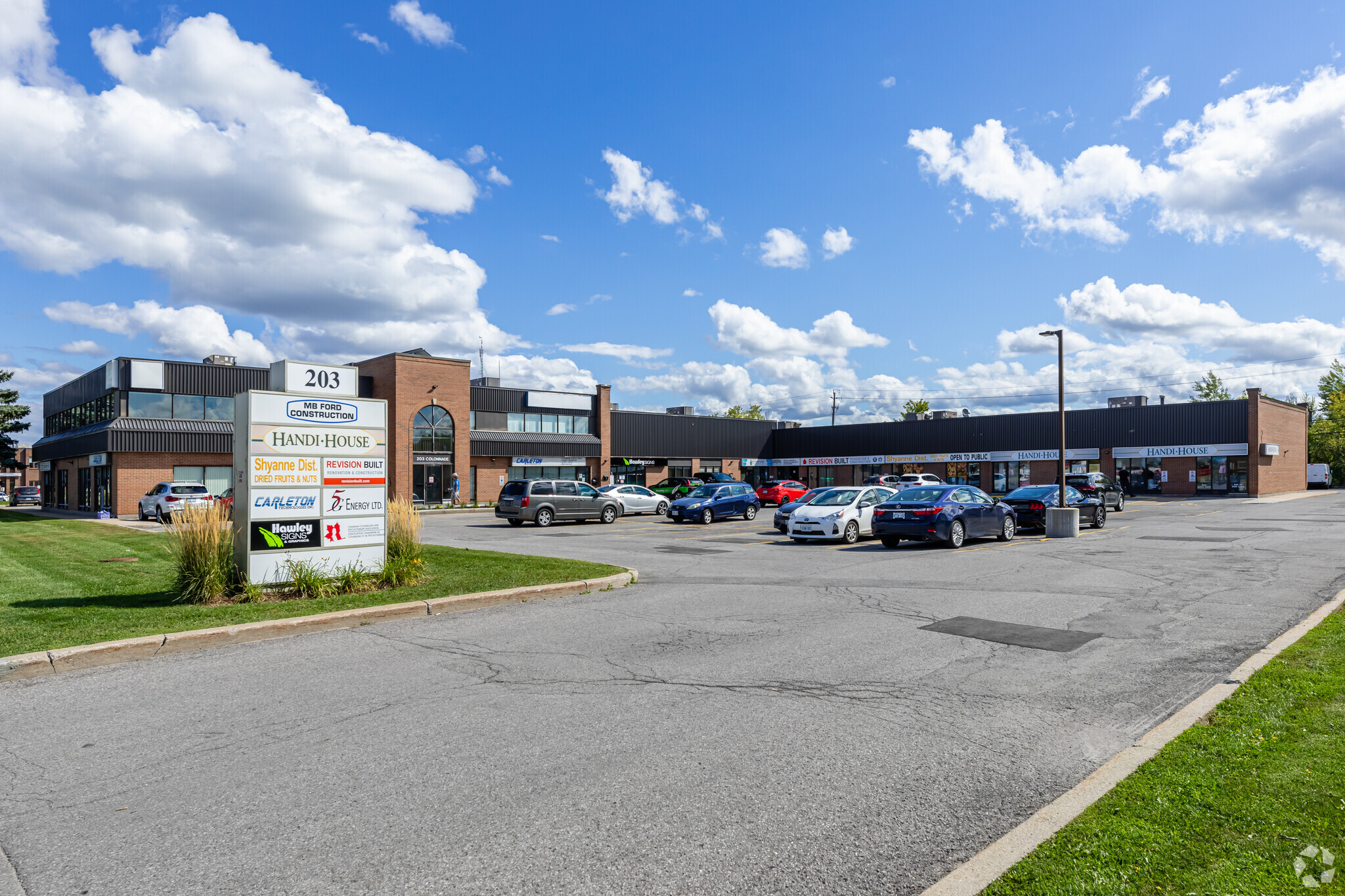 203 Colonnade Rd, Ottawa, ON for lease Primary Photo- Image 1 of 5