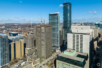 400 University Ave, Toronto, ON - aerial  map view