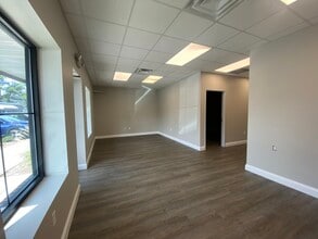 405 N Maple St, Summerville, SC for lease Interior Photo- Image 2 of 11