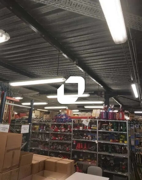 Office in Bordeaux for lease - Interior Photo - Image 1 of 13