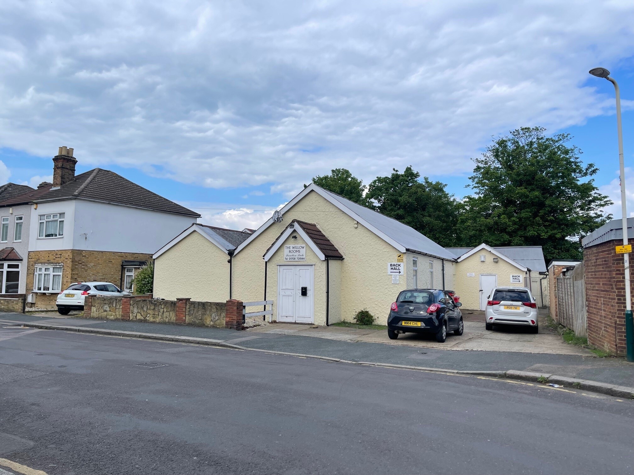 2 Willow St, Romford for sale Primary Photo- Image 1 of 1