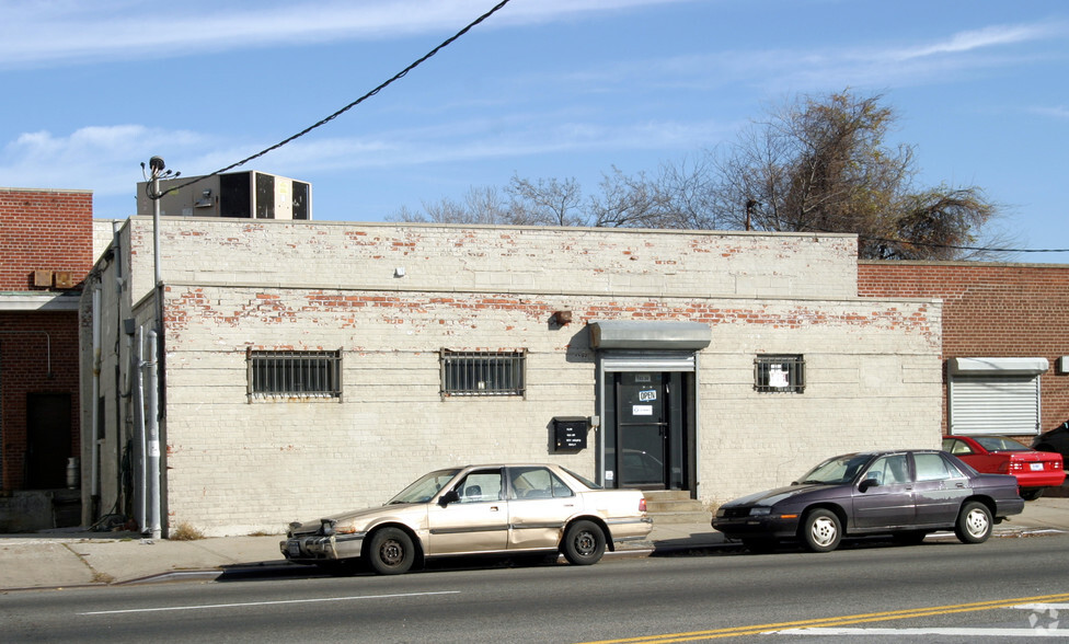 153-39 Rockaway Blvd, Jamaica, NY for lease - Primary Photo - Image 1 of 8