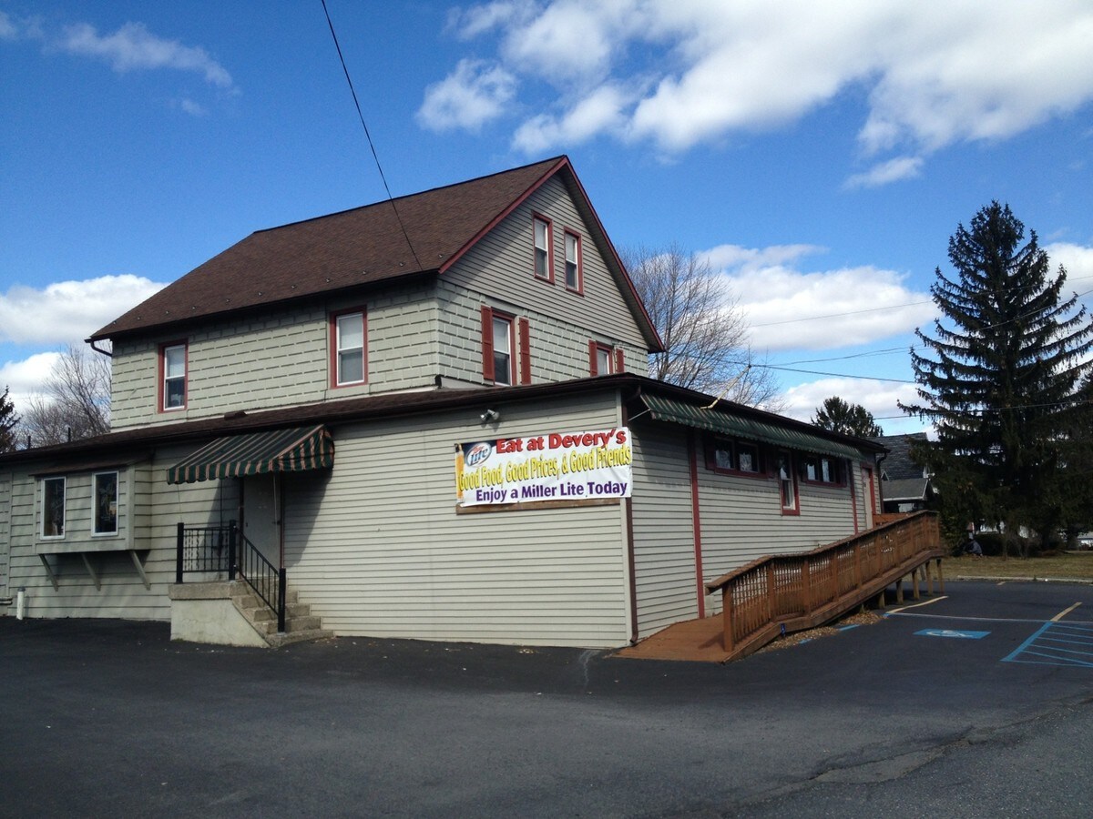 700 Main St, Stockertown, PA 18083