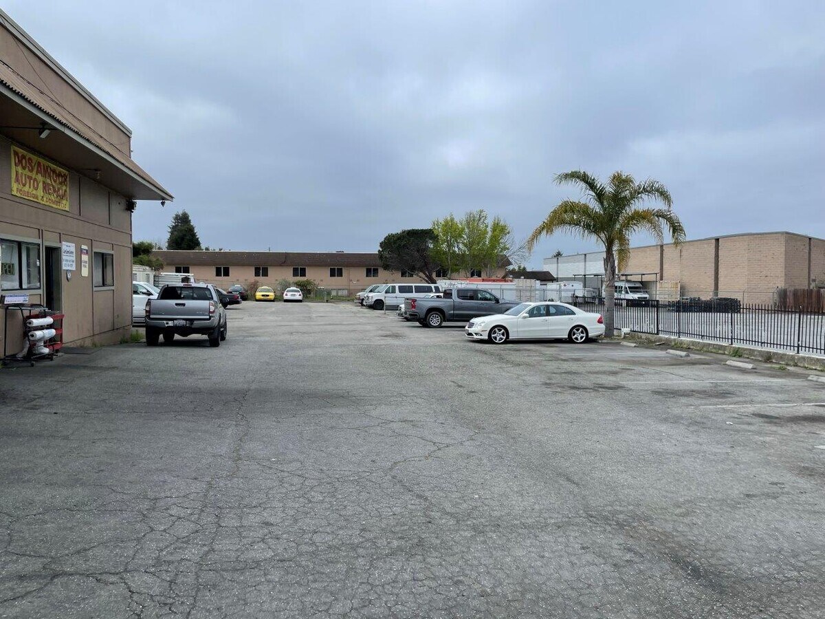 2964 Soquel Ave, Santa Cruz, CA 95062