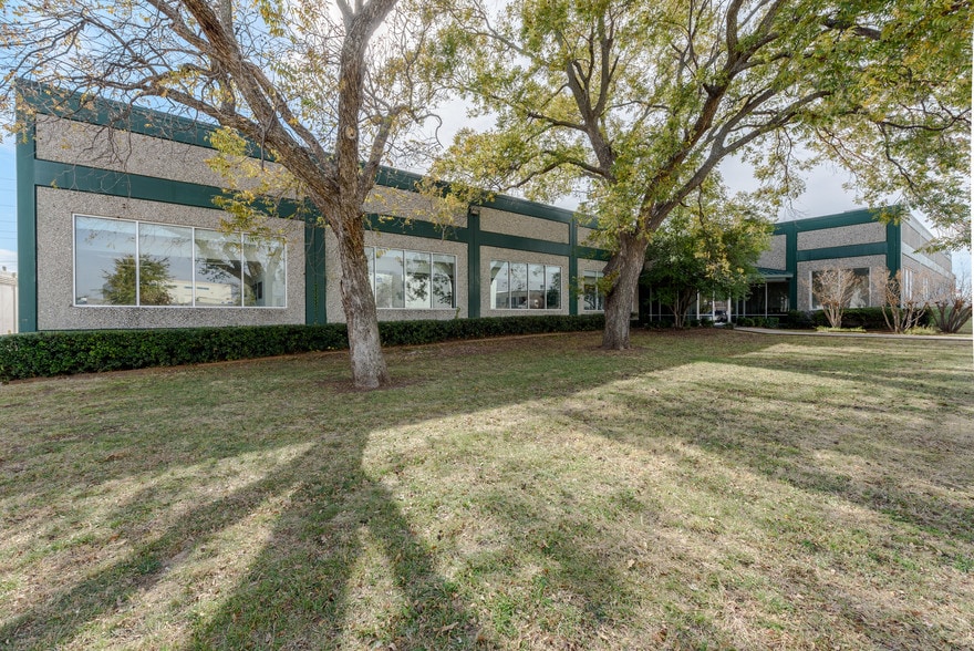 7440 Whitehall St, Richland Hills, TX for sale - Primary Photo - Image 1 of 1