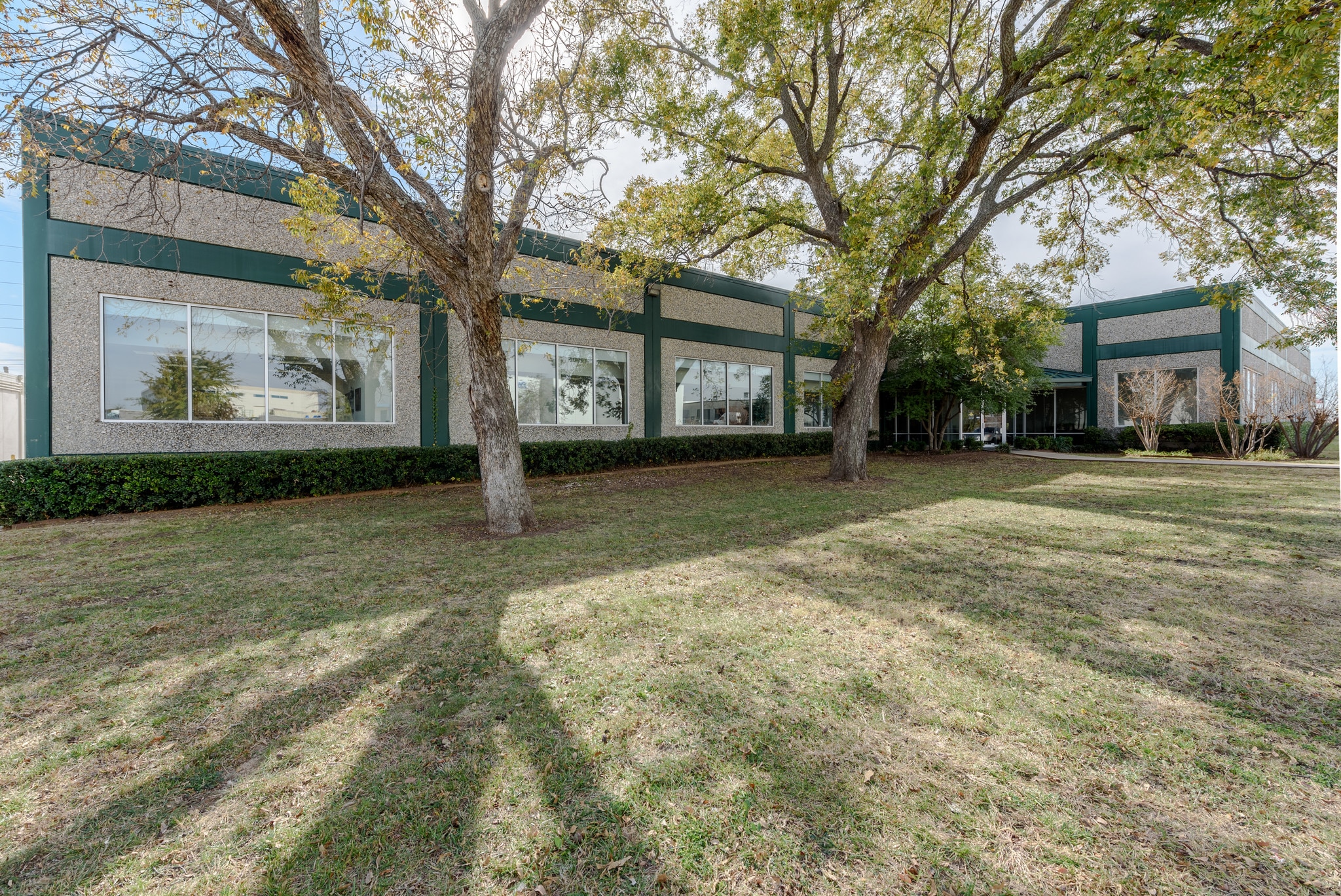 7440 Whitehall St, Richland Hills, TX for sale Primary Photo- Image 1 of 1