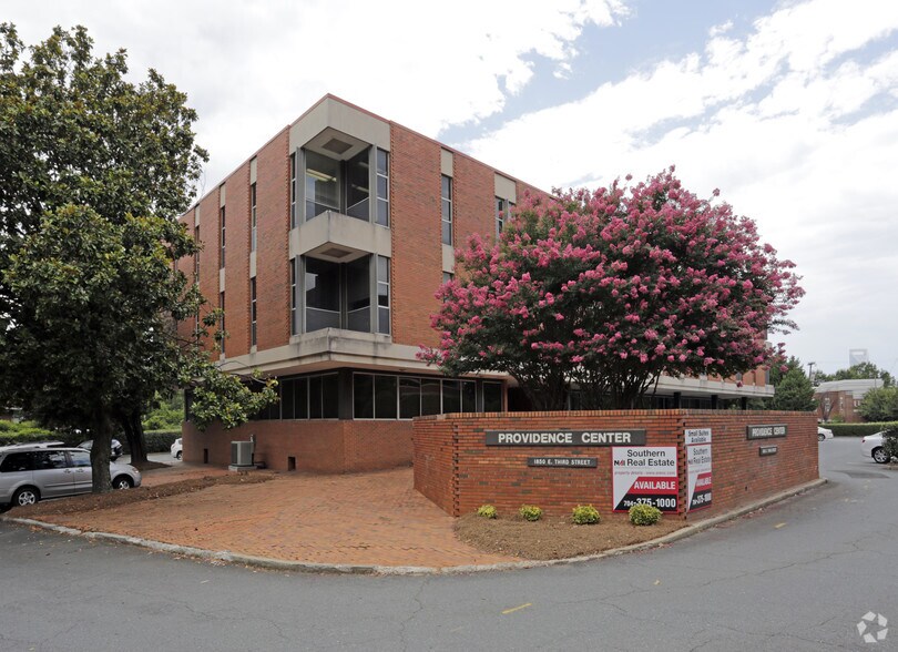 1850 E 3rd St, Charlotte, NC for lease - Building Photo - Image 3 of 8