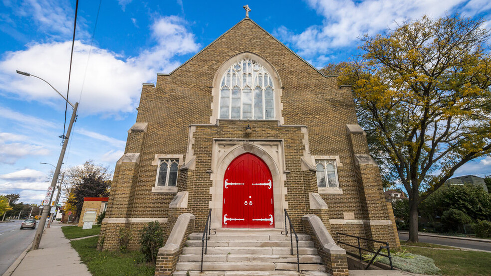 1401 King St E, Hamilton, ON for sale - Primary Photo - Image 1 of 30