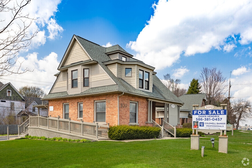 109 N Washington St, Oxford, MI for sale - Primary Photo - Image 1 of 1