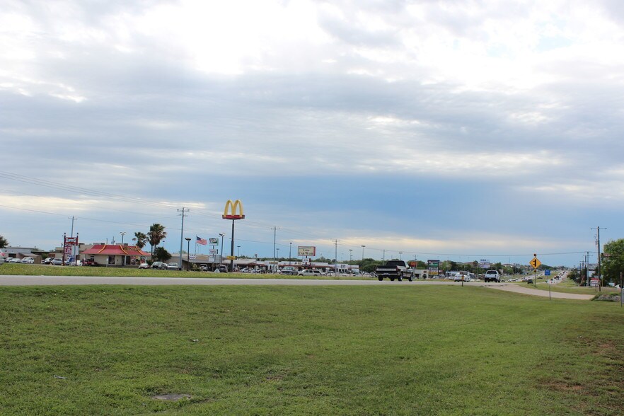 531 10th St, Floresville, TX for sale - Other - Image 3 of 6