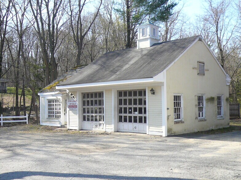 1845 Bronson Rd, Fairfield, CT 06824