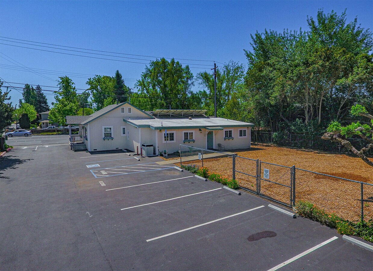 905 E Cotati Ave, Cotati, CA 94931