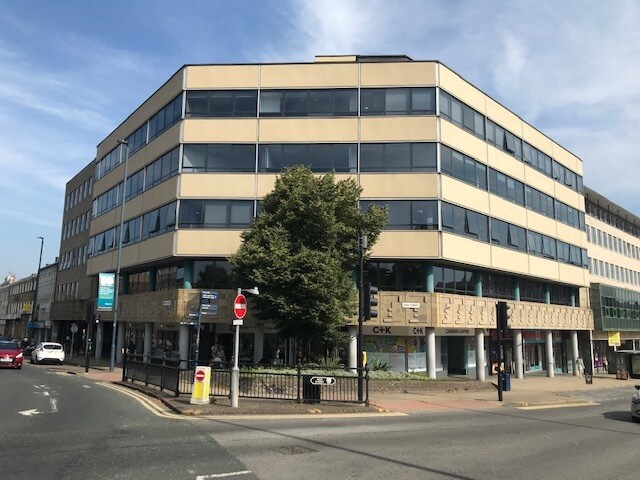 Market Street, Huddersfield for lease - Primary Photo - Image 1 of 7