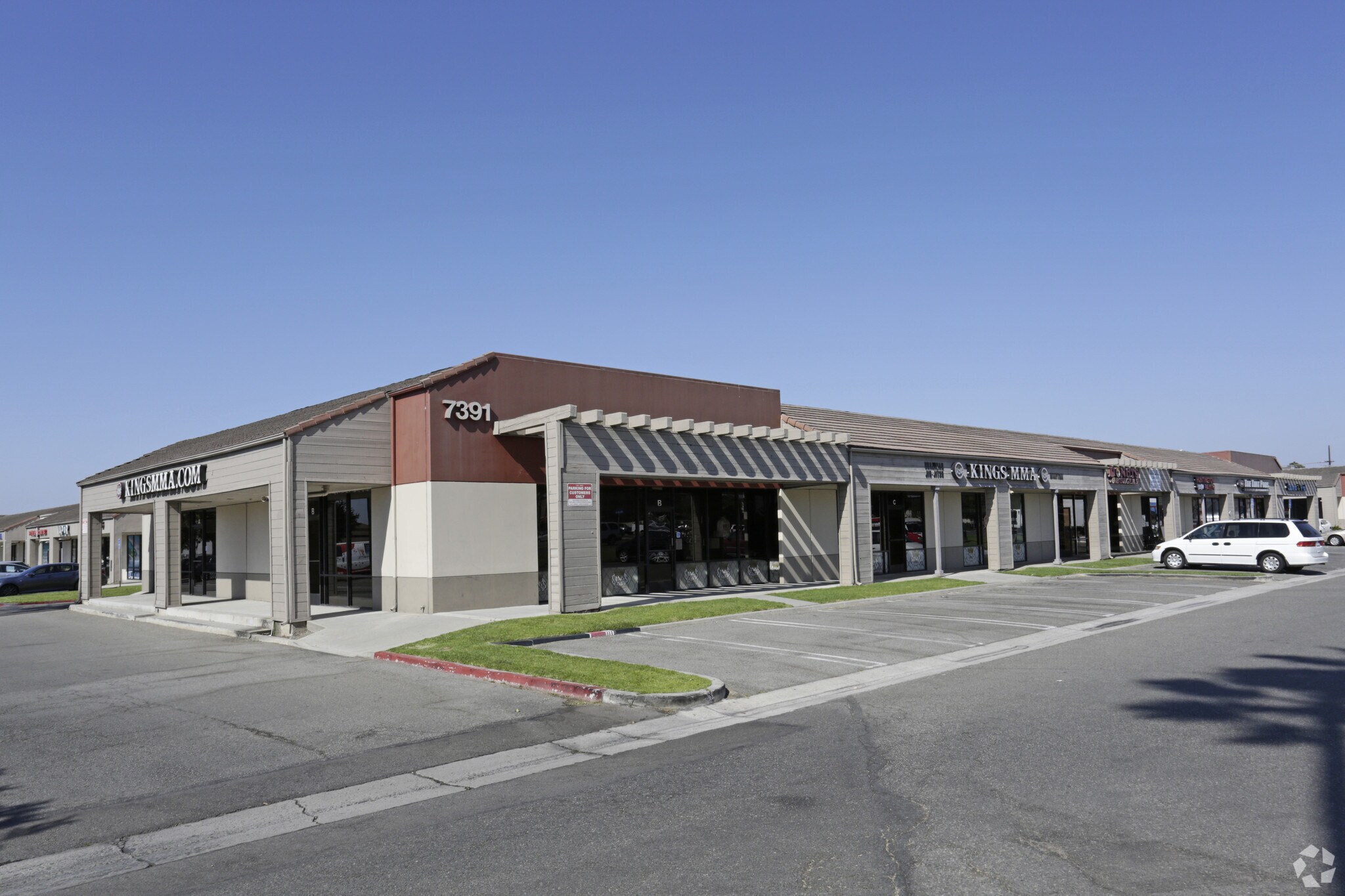 7391 Warner Ave, Huntington Beach, CA 92647