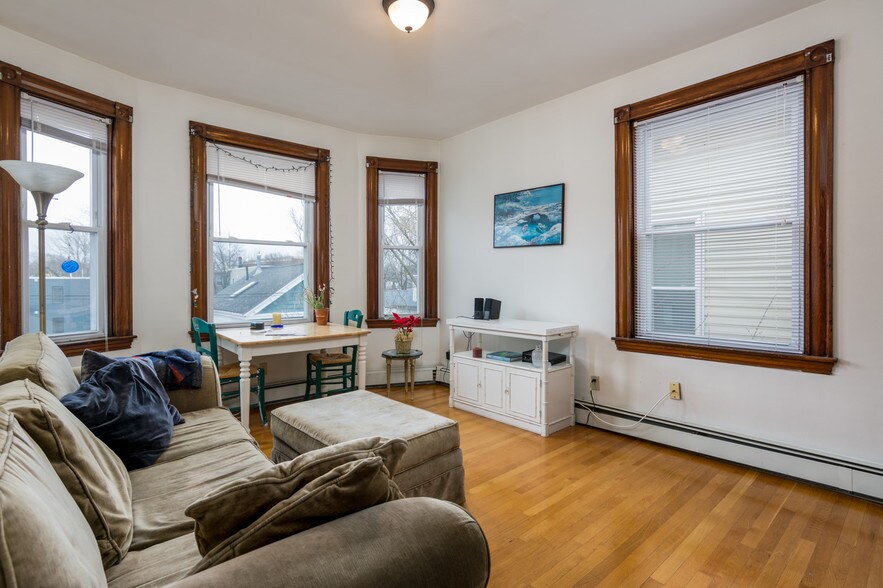31 Tremont St, Cambridge, MA for sale - Interior Photo - Image 2 of 27