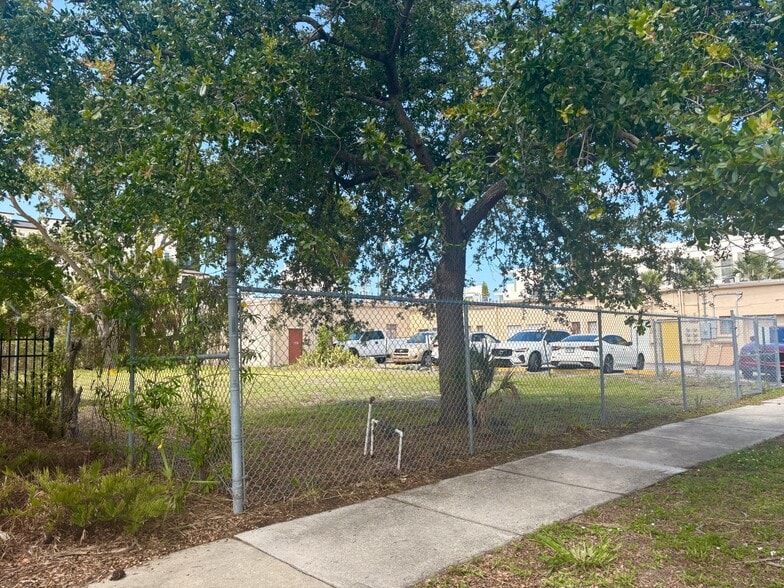 1420 5th St, Sarasota, FL for sale - Building Photo - Image 1 of 9