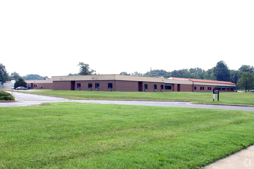 4100 Covert Ave, Evansville, IN for lease - Building Photo - Image 2 of 15