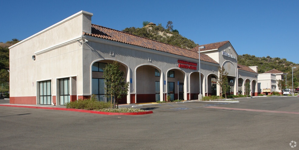 18500 Via Princessa, Canyon Country, CA for lease - Building Photo - Image 2 of 4