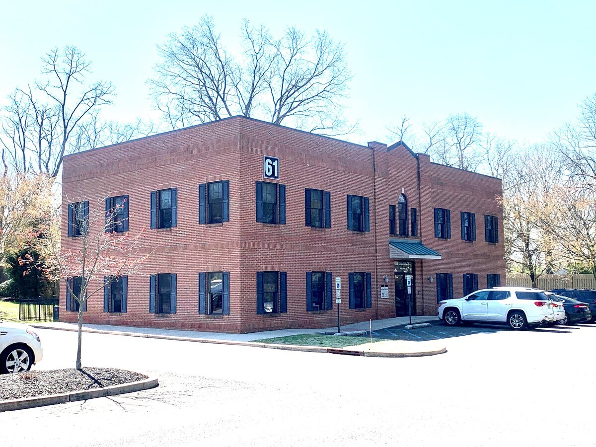 61 N Lakeview Dr, Gibbsboro, NJ 08026