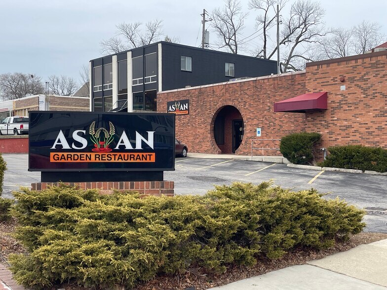 3600 N Oakland Ave, Milwaukee, WI for lease - Building Photo - Image 2 of 6