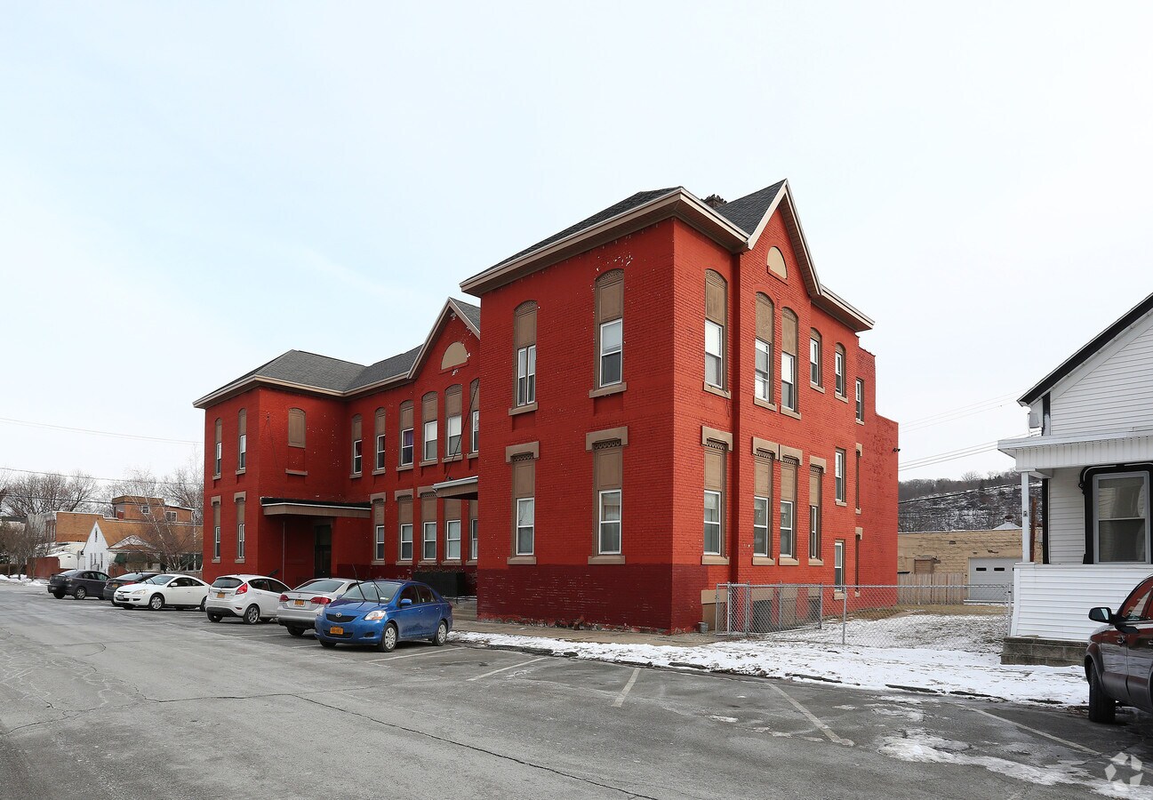 366 4th Ave, Troy, NY 12182