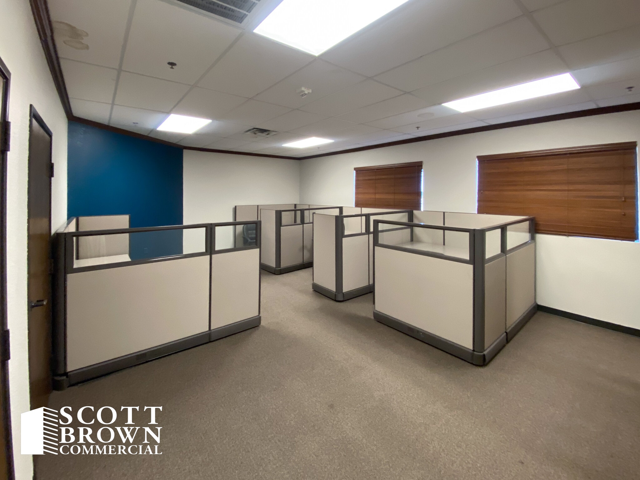 721-725 S Interstate 35, Denton, TX for lease Interior Photo- Image 1 of 2