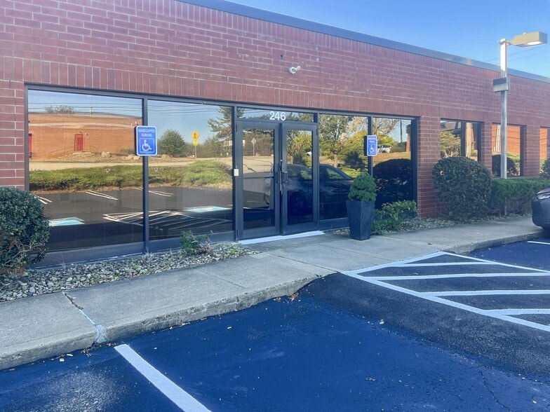 230-246 Alpha Dr, Pittsburgh, PA for lease - Building Photo - Image 2 of 21