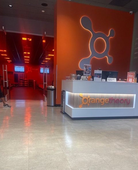 139 N San Fernando Blvd, Burbank, CA for sale - Building Photo - Image 2 of 6