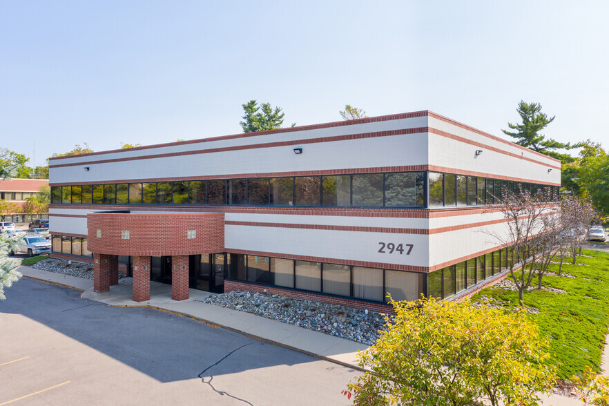 2947 Eyde Pky, East Lansing, MI for lease - Building Photo - Image 1 of 9