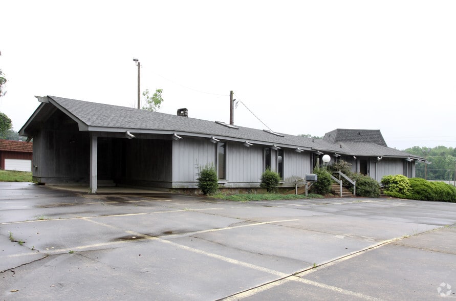 522 S Enota Dr, Gainesville, GA for lease - Building Photo - Image 3 of 5