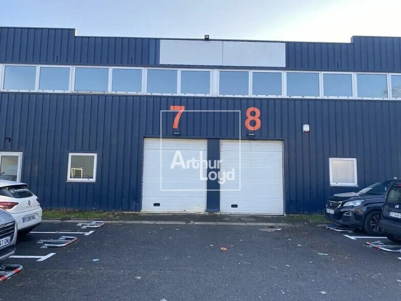 Flex in Chilly-Mazarin for lease - Building Photo - Image 1 of 7