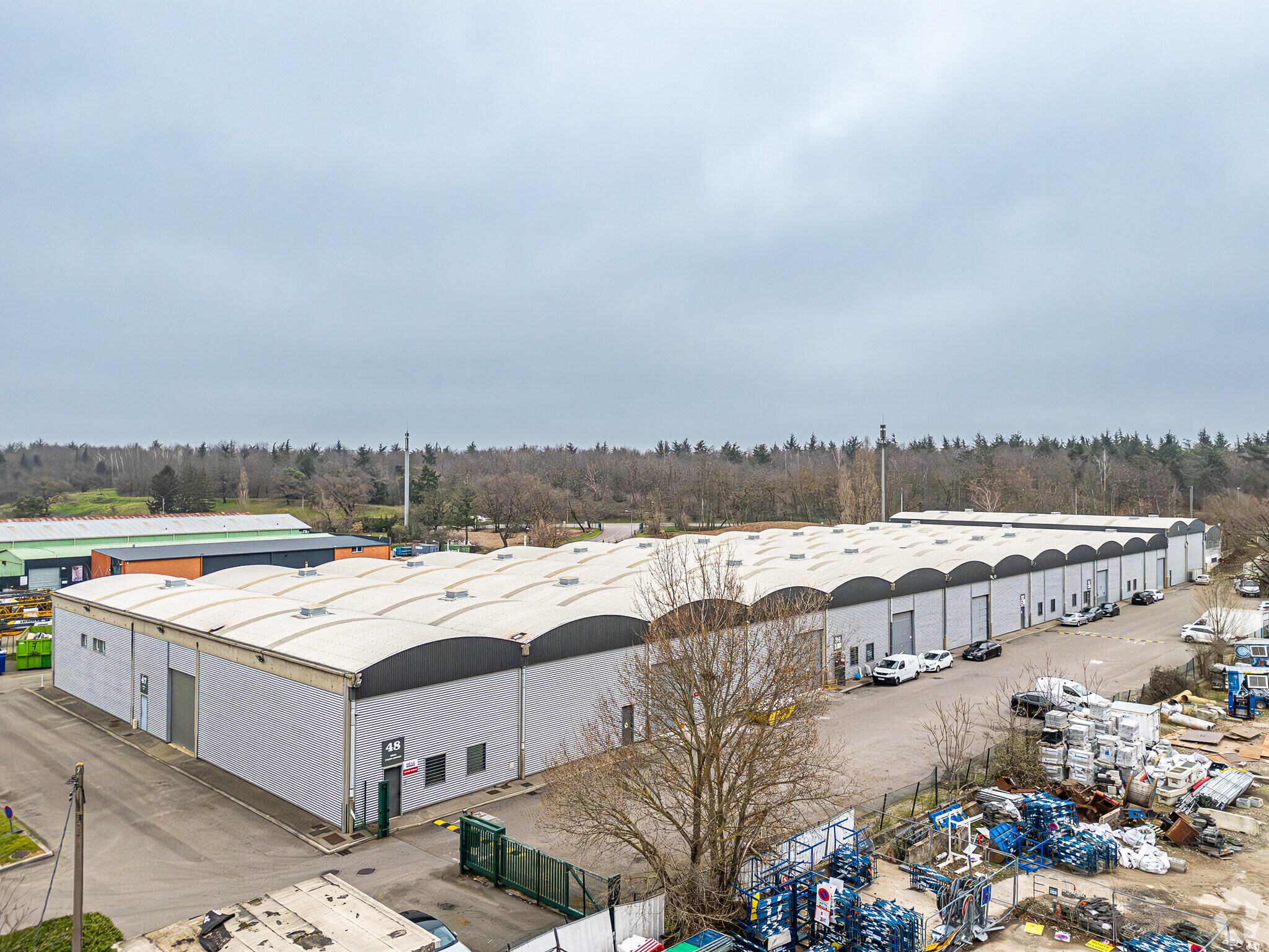 Flex in Saint-Priest for lease Primary Photo- Image 1 of 4