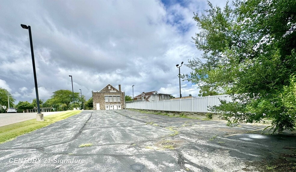 1214 N Michigan Ave, Saginaw, MI for sale - Building Photo - Image 3 of 17