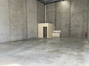 180 Fairbairn Rd, Sunshine West for lease Interior Photo- Image 2 of 6