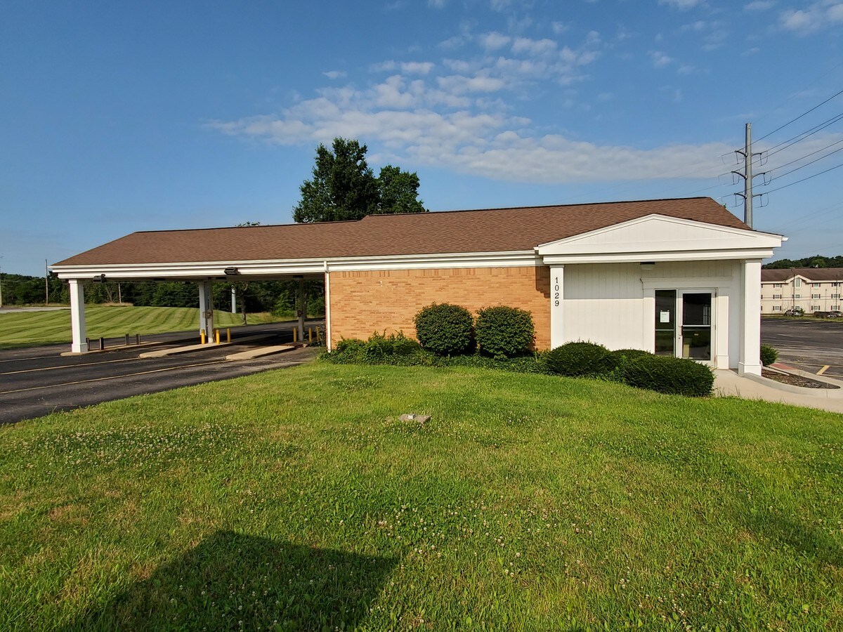 1029 Canton Rd NW, Carrollton, OH 44615