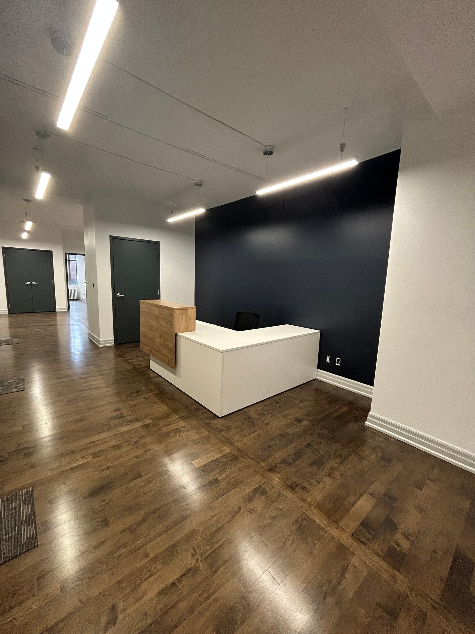 372 Bay St, Toronto, ON for lease Interior Photo- Image 1 of 9