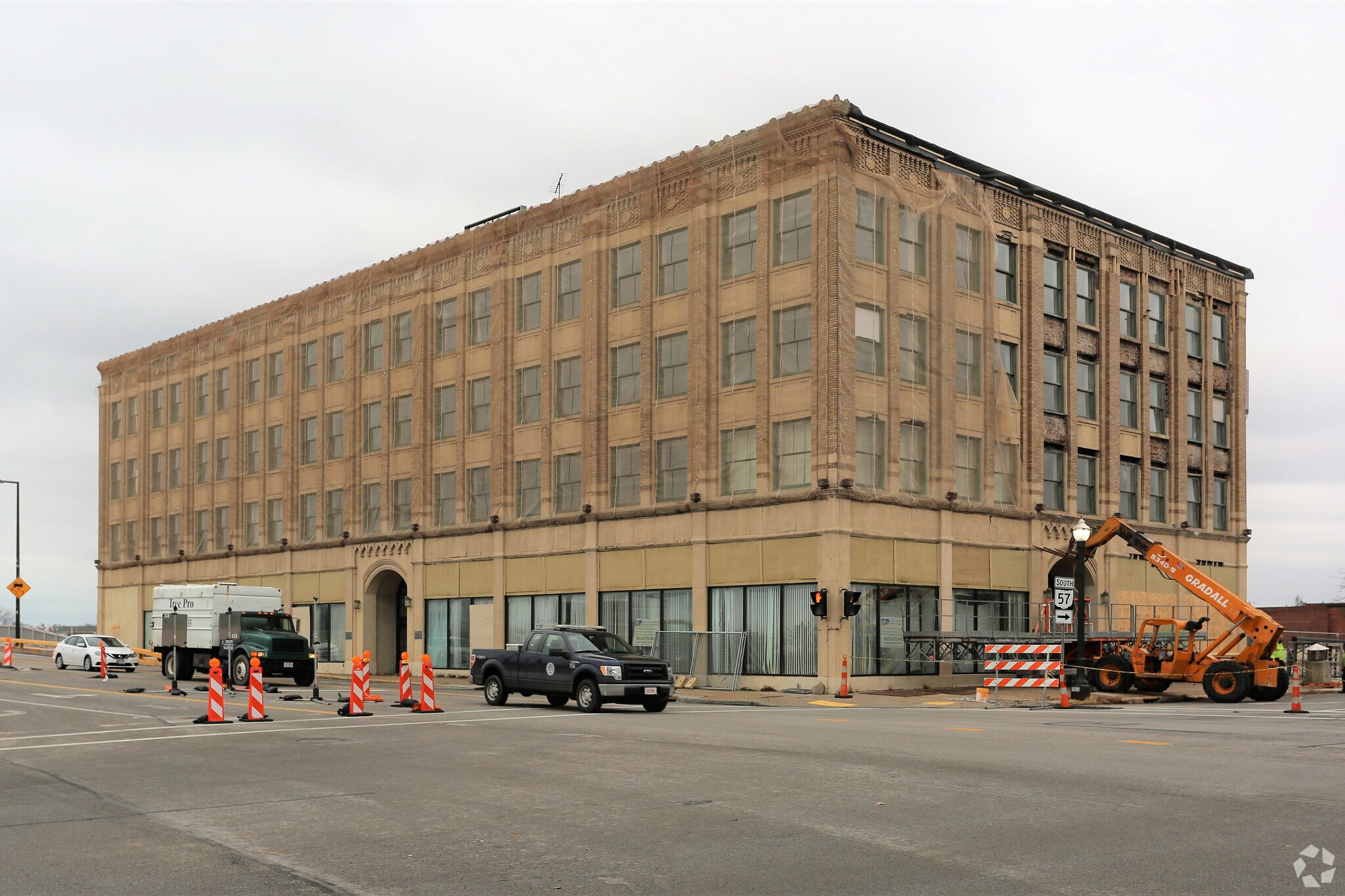 301 Broadway, Lorain, OH for sale Primary Photo- Image 1 of 1