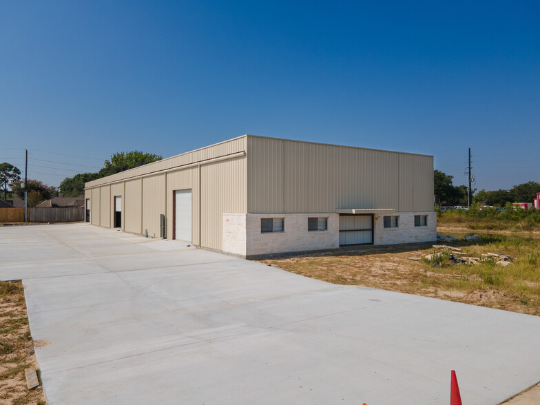 18545 Clay Rd, Houston, TX for lease - Building Photo - Image 1 of 8