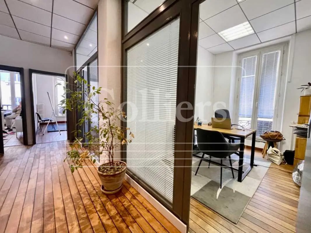Office in Marseille for sale Interior Photo- Image 1 of 14