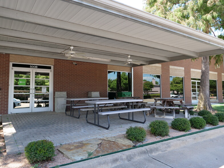 4450 Sojourn Dr, Addison, TX for lease - Building Photo - Image 1 of 4