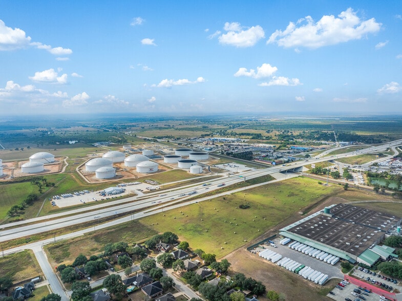 233 Kersten Rd, Sealy, TX for sale - Primary Photo - Image 1 of 22