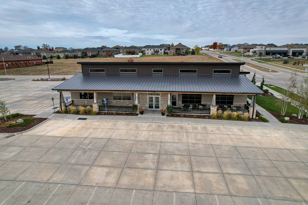 1204 Park Dr, Hickman, NE 68372