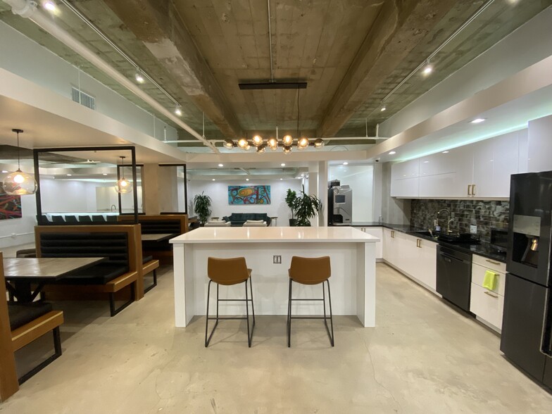 742-748 S Hill St, Los Angeles, CA for lease - Interior Photo - Image 2 of 33