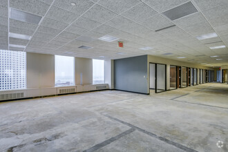 111 E Wisconsin Ave, Milwaukee, WI for lease Interior Photo- Image 2 of 5