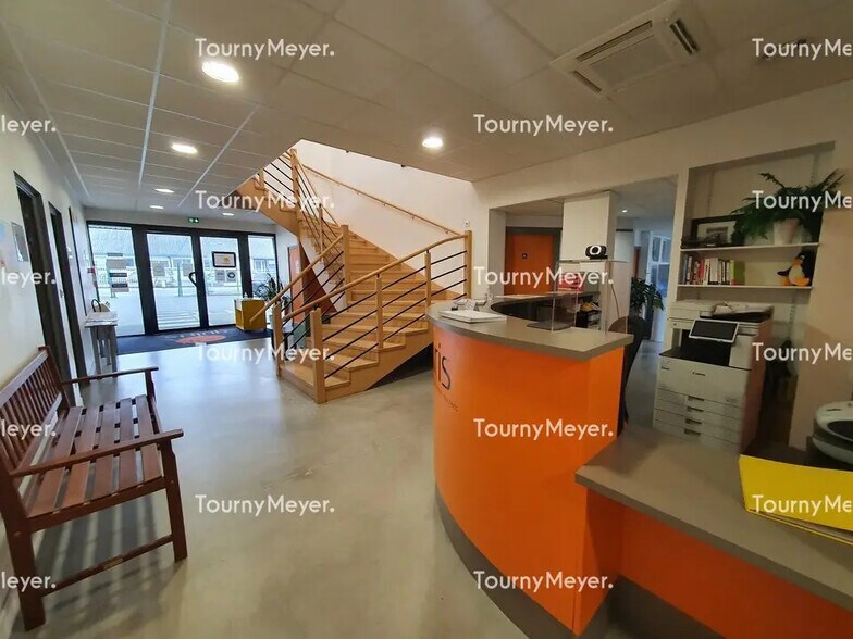 Office in Saint-Herblain for lease - Interior Photo - Image 2 of 5