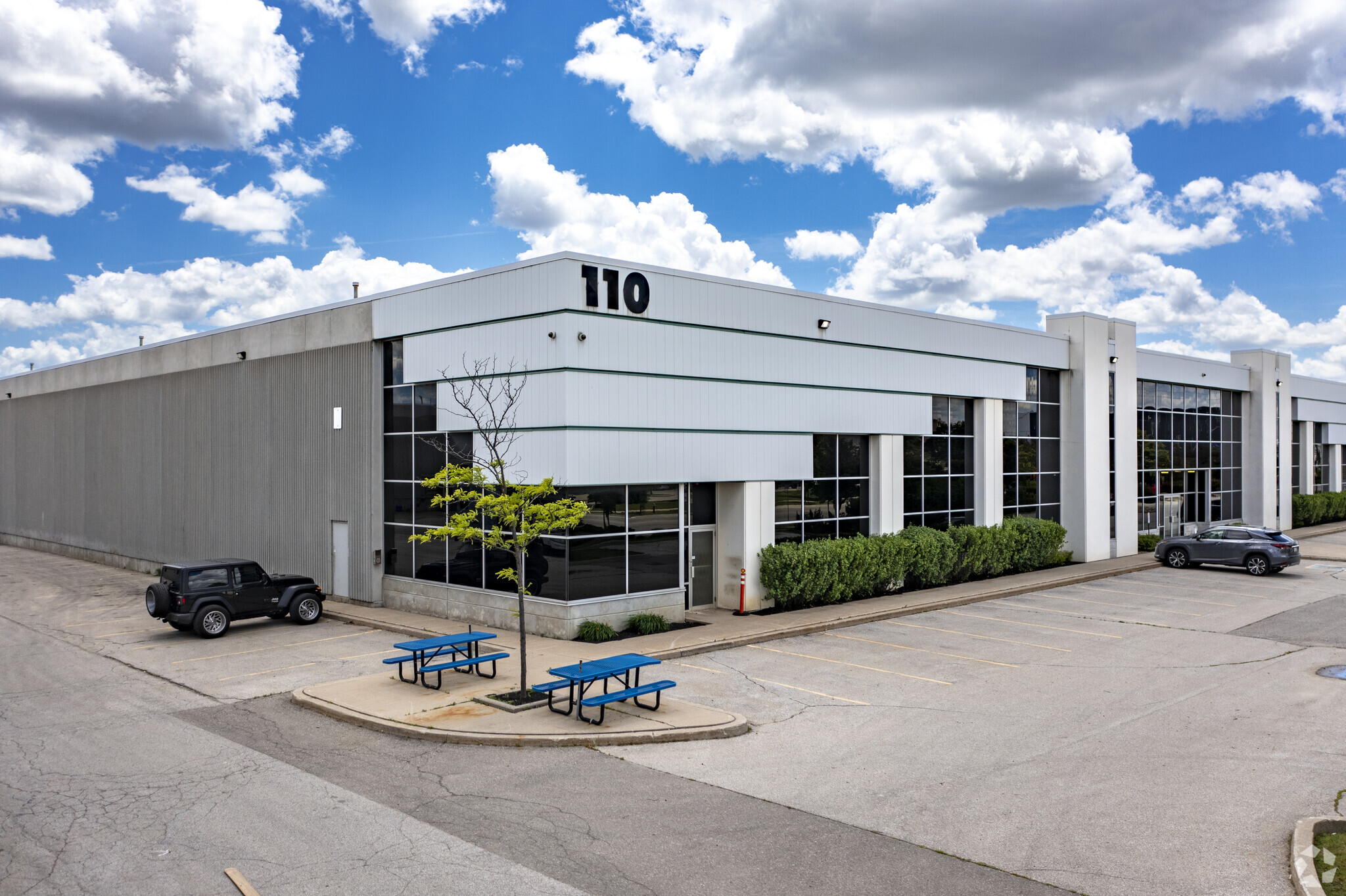 110 Ambassador Dr, Mississauga, ON for lease Primary Photo- Image 1 of 4