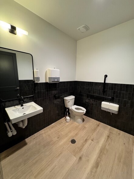 352 S 2000 W, Pleasant Grove, UT for lease - Building Photo - Image 3 of 5