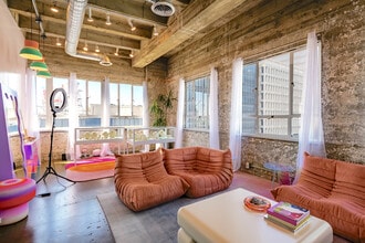 6363 Wilshire Blvd, Los Angeles, CA for lease Building Photo- Image 2 of 7