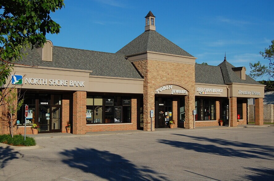 10800 N Port Washington Rd, Mequon, WI for lease - Building Photo - Image 1 of 3